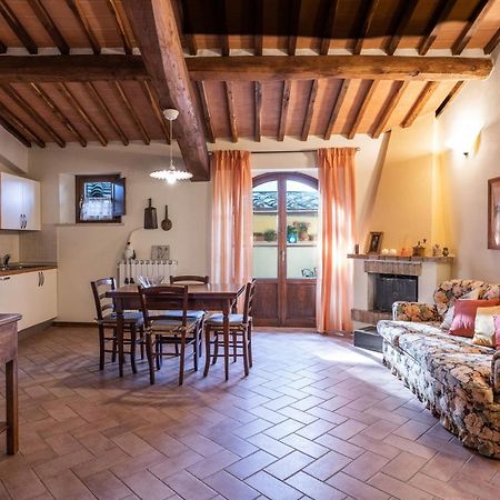 Appartamenti Le Ginestre Lupompesi Bagian luar foto