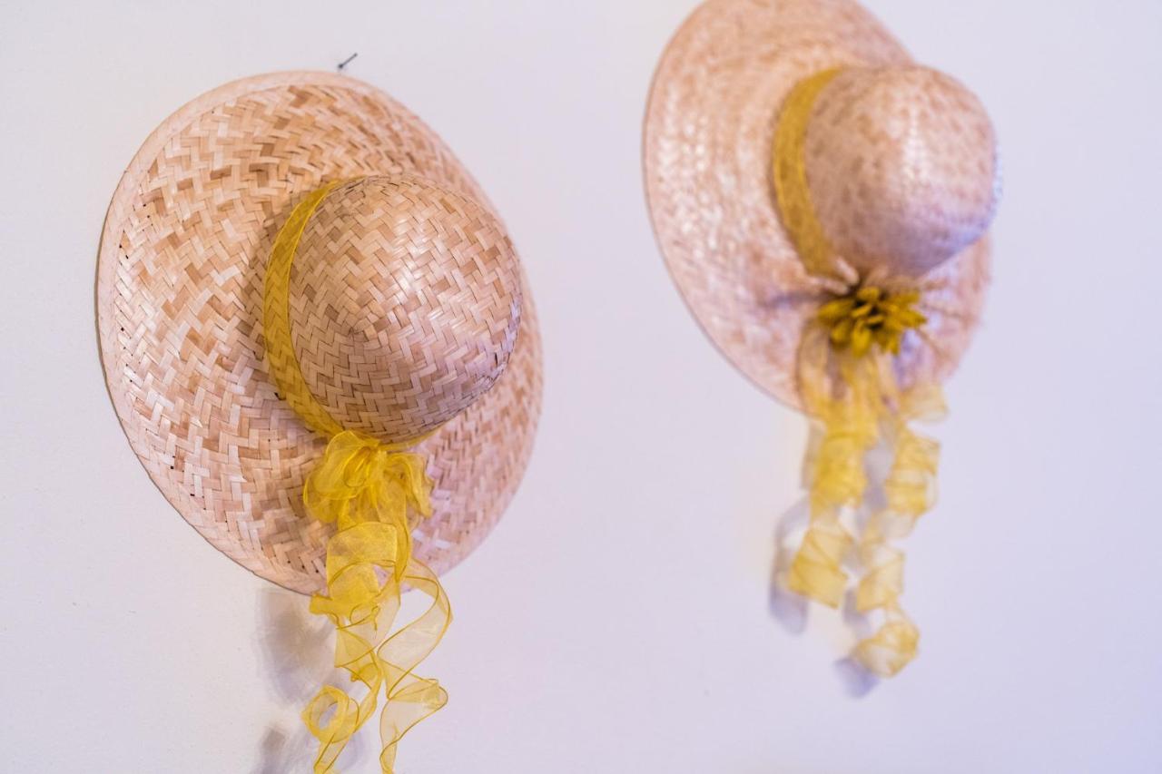 Appartamenti Le Ginestre Lupompesi Bagian luar foto